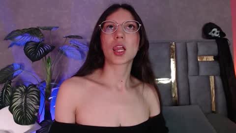 Snapshot of bianca_ks chatting on October 22, 3:10 am Bianca online show from October 22, 3:10 am
