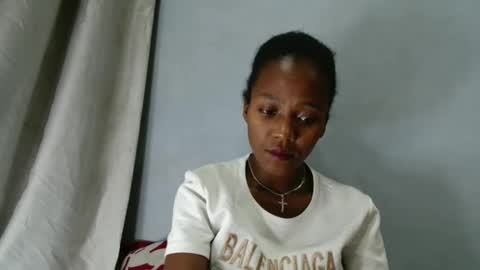 bienvenue987832 online show from April 7, 8:27 am