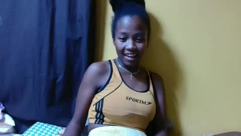 bienvenue987832 online show from April 18, 7:58 pm