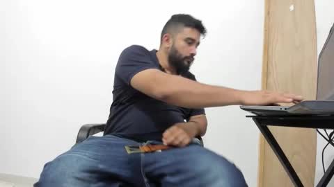 Tommy online show from November 4, 2:24 am