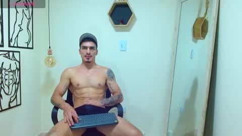 Big valentinHunk online show from December 18, 1:34 am