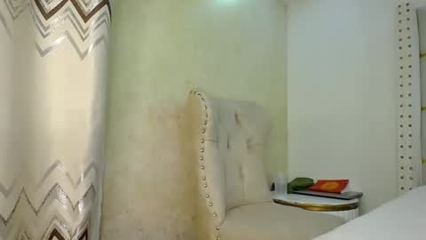 Snapshot of bigbaby004 chatting on October 23, 10:54 pm bigbaby004 online show from October 23, 10:54 pm