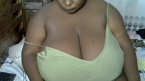 Snapshot of bigchocotities chatting on February 3, 11:09 am bigchocotities online show from February 3, 11:09 am