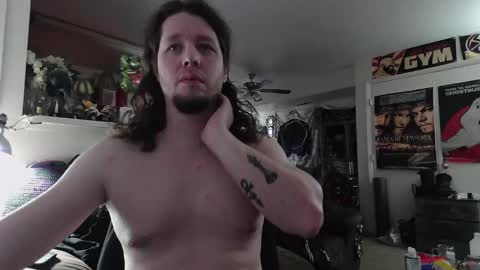 biggerisbetter21 online show from February 16, 3:43 pm