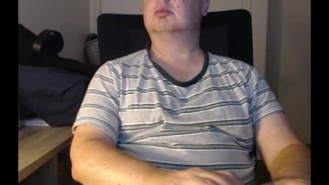 Snapshot of bighorn1981 chatting on December 13, 12:28 pm bighorn1981 online show from December 13, 12:28 pm