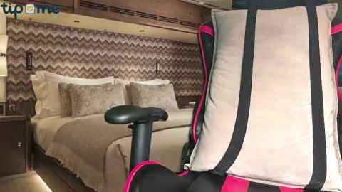 bighugedicker online show from March 7, 12:26 am