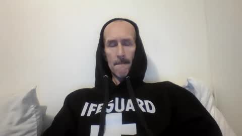 Snapshot of bighugemouthful chatting on January 2, 6:34 pm Chaz online show from January 2, 6:34 pm