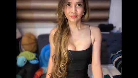 Yna     online show from April 15, 6:33 pm