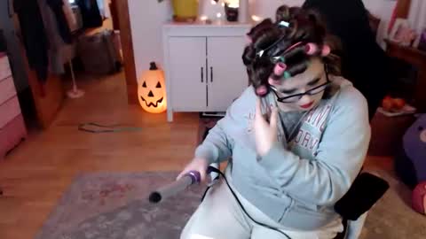 Snapshot of bigtiddygoddess chatting on October 31, 7:47 pm Morgan Lafeuille online show from October 31, 7:47 pm