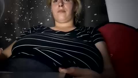 bigtitslala online show from November 5, 8:22 pm