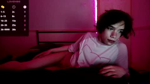straything online show from June 23, 9:10 pm