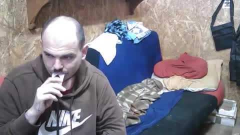 George  Maria online show from April 4, 7:10 pm