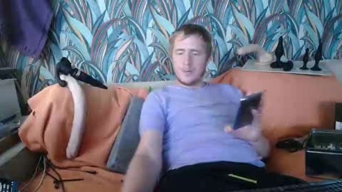 Snapshot of bizoukey15 chatting on September 12, 2:13 am bizoukey15 online show from September 12, 2:13 am