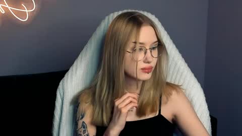 Julia online show from April 12, 2:32 pm