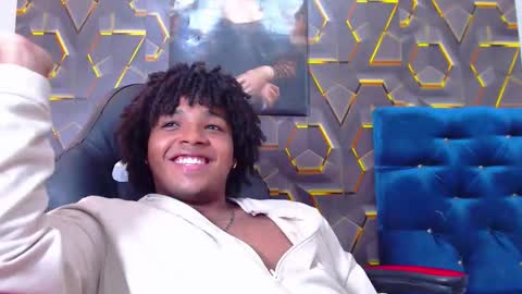 black_king_241 online show from February 20, 4:12 am