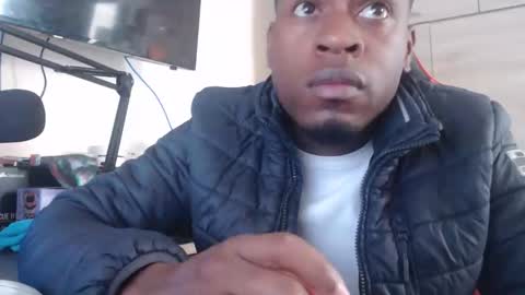 Black online show from February 17, 6:51 pm