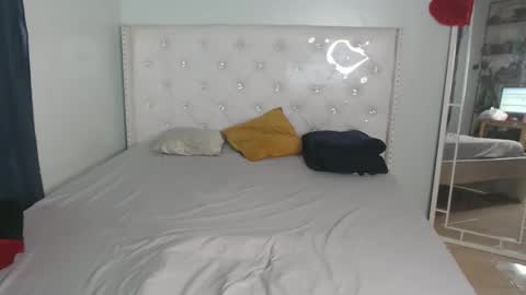 Cleo online show from February 4, 7:07 pm