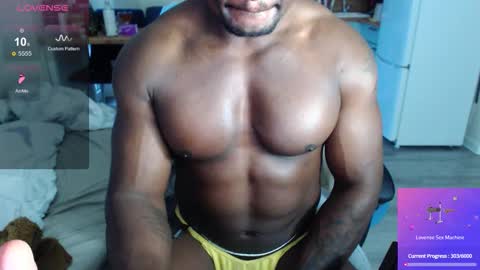 blackmusclegym online show from December 16, 10:43 am
