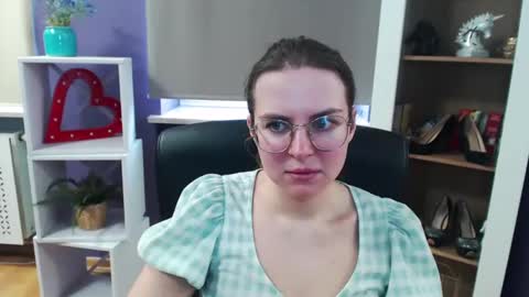 Z O E Y online show from March 10, 9:23 am