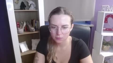 Z O E Y online show from September 15, 4:25 am