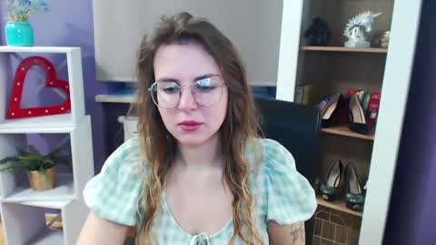 Z O E Y online show from March 11, 5:35 am