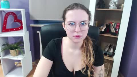 Z O E Y online show from March 6, 5:24 am