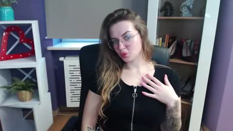 Z O E Y online show from February 21, 7:34 am