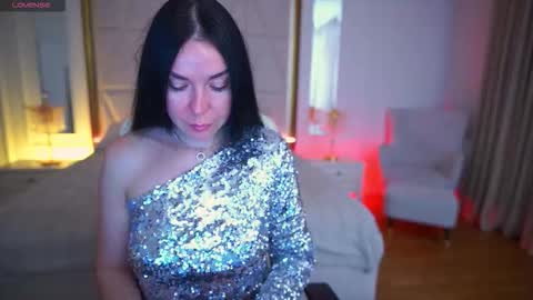 blacksilkqueen online show from December 14, 2:12 pm