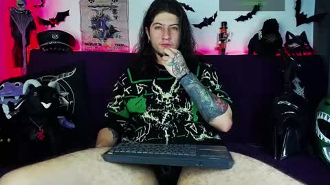 Snapshot of blackwolf_6 chatting on October 13, 6:10 pm Dave online show from October 13, 6:10 pm