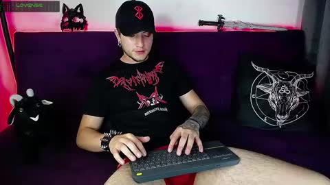 Snapshot of blackwolf_6 chatting on February 22, 12:38 am Dave online show from February 22, 12:38 am