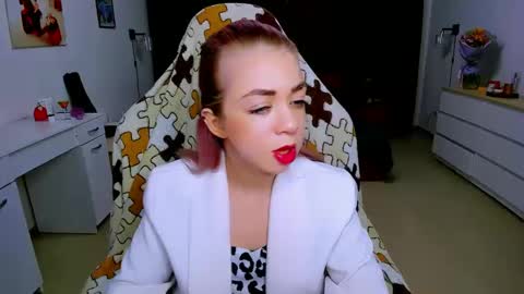 Snapshot of blinkofeyess chatting on February 7, 6:35 am Nicole online show from February 7, 6:35 am