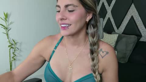 alejandra online show from June 1, 5:09 am