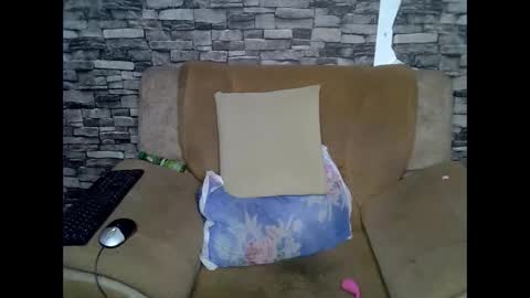 blonde_creamy online show from April 9, 1:53 am