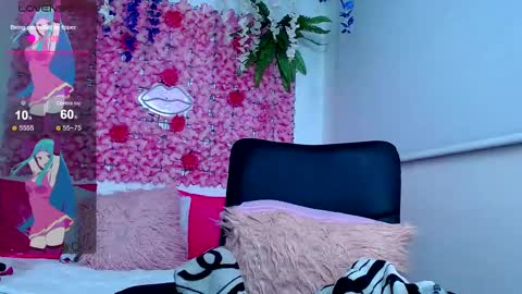 blonde_squirt_ online show from March 8, 11:28 pm