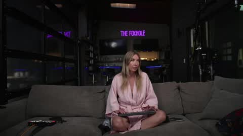 blondefoxsilverfox online show from May 19, 2:57 pm