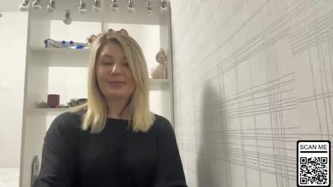 blondie_xoxoxo online show from December 15, 9:49 am