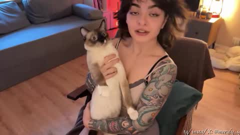 Mary Ly online show from March 11, 2:53 pm