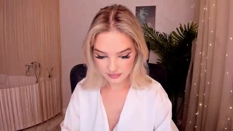 Sophia online show from February 27, 1:41 am