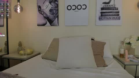 Snapshot of blue_anngel chatting on October 25, 1:06 am blue_anngel online show from October 25, 1:06 am