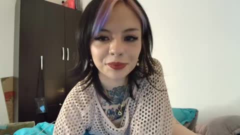 Alice bleu for friends  online show from December 18, 11:19 pm