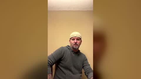 bluecollarpixel online show from April 11, 10:52 am