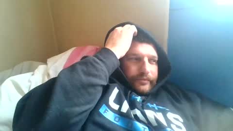 Snapshot of bluedemoneyes1986 chatting on February 12, 5:16 pm bluedemoneyes1986 online show from February 12, 5:16 pm