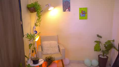 FLORAA online show from April 19, 6:10 pm