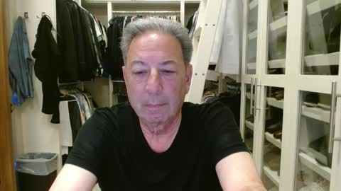 Snapshot of blueisles chatting on February 9, 3:11 am blueisles online show from February 9, 3:11 am