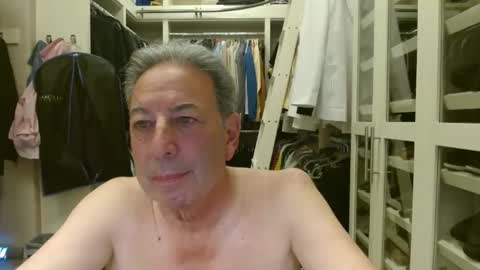 Snapshot of blueisles chatting on February 11, 9:03 pm blueisles online show from February 11, 9:03 pm