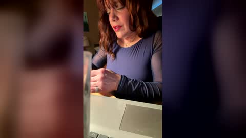 bluelady3405 online show from January 8, 9:53 pm