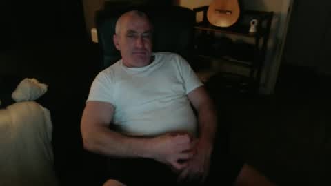 blueyesforyou2nit online show from February 9, 7:48 am