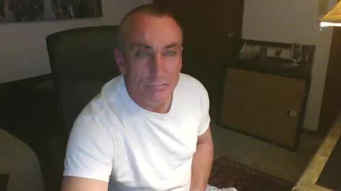 blueyesforyou2nit online show from October 3, 4:54 am