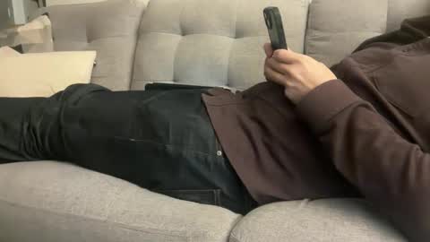 bmclovin_7 online show from December 8, 7:58 am