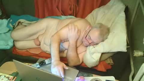 Bomber59potsdam online show from January 1, 6:59 pm